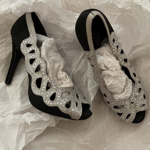 PUG Blk/wht button up dress Colette - Picture 17 of 17